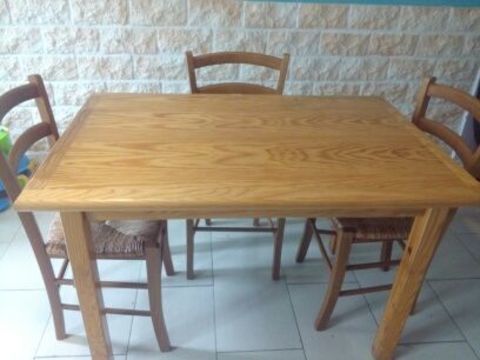 Vend table et chaises 50 Doudeauville (62)