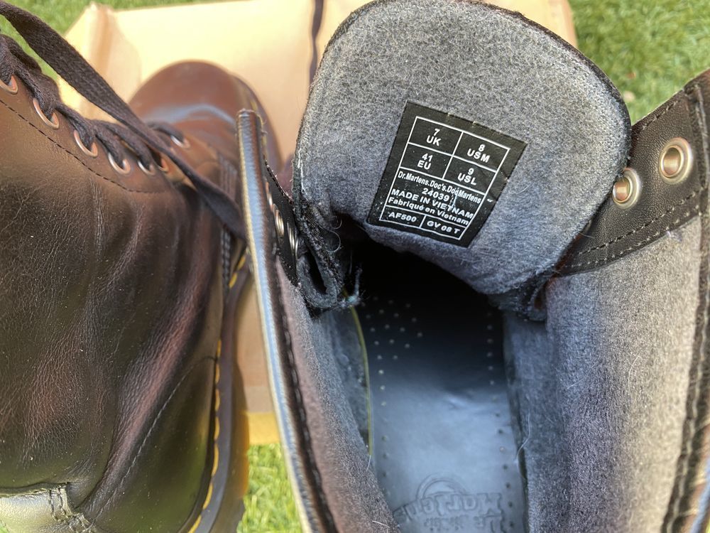 Bottes noires en cuir &agrave; lacets Chaussures