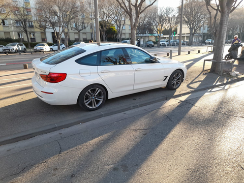 BMW S&eacute;rie 3 Gran Turismo 318d 150 ch BVA8 Sport 2017 occasion Marseille 13004