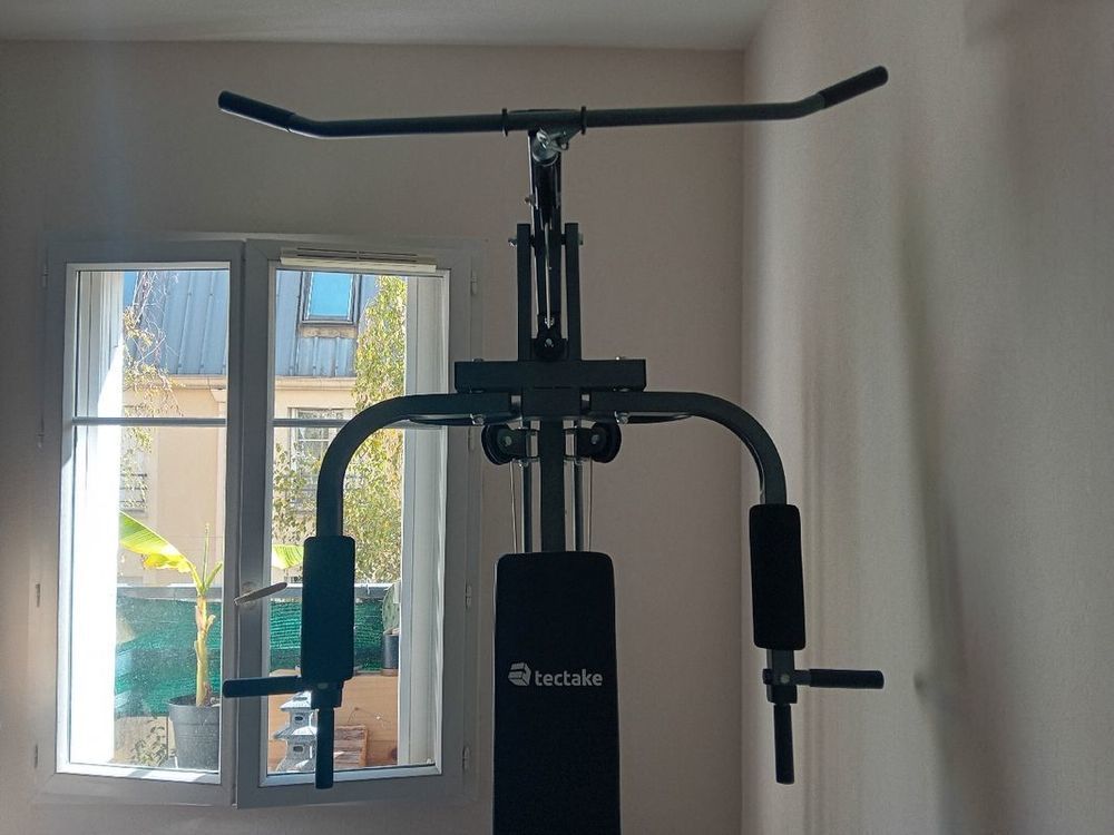 AV STATION MUSCULATION TECTAKE, PARFAIT &Eacute;TAT. Sports