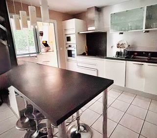  Maison à vendre 10 pièces 175 m²