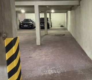  Parking / Garage � louer 10 m�