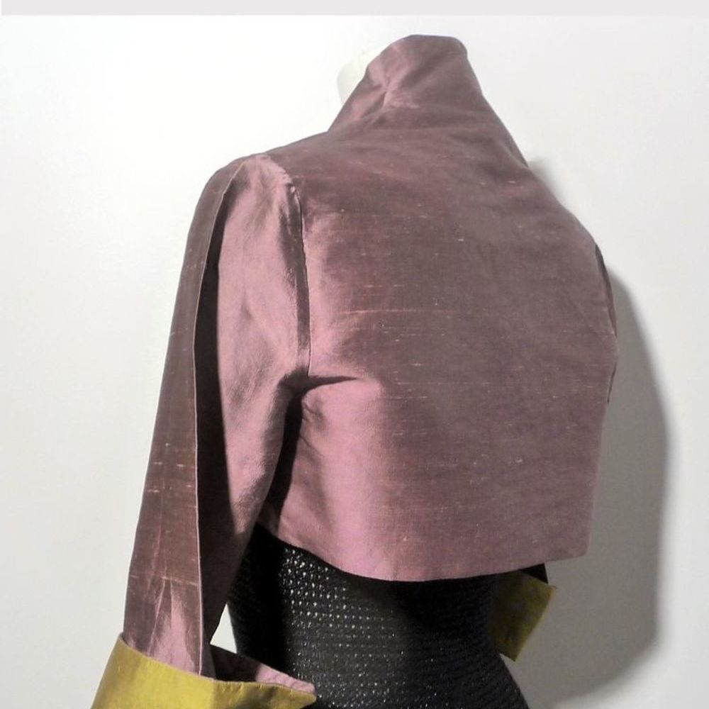 Bol&eacute;ro/ Veste Courte 100% Soie Violet et Anis et Manches 3/4 Vêtements