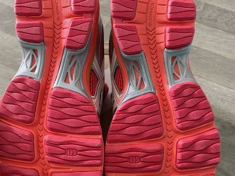 ASICS Gel Sekiran taille 38 Paris 18 (75)