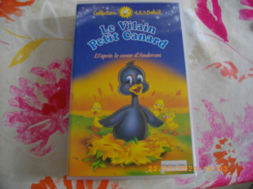 CASSETTE VIDEO VHS DE : "LE VILAIN PETIT CANARD" DVD et blu-ray