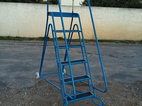 Brouette �chelle  escabeau sur roues de recolte 470 Saint-Jean-de-Fos (34)