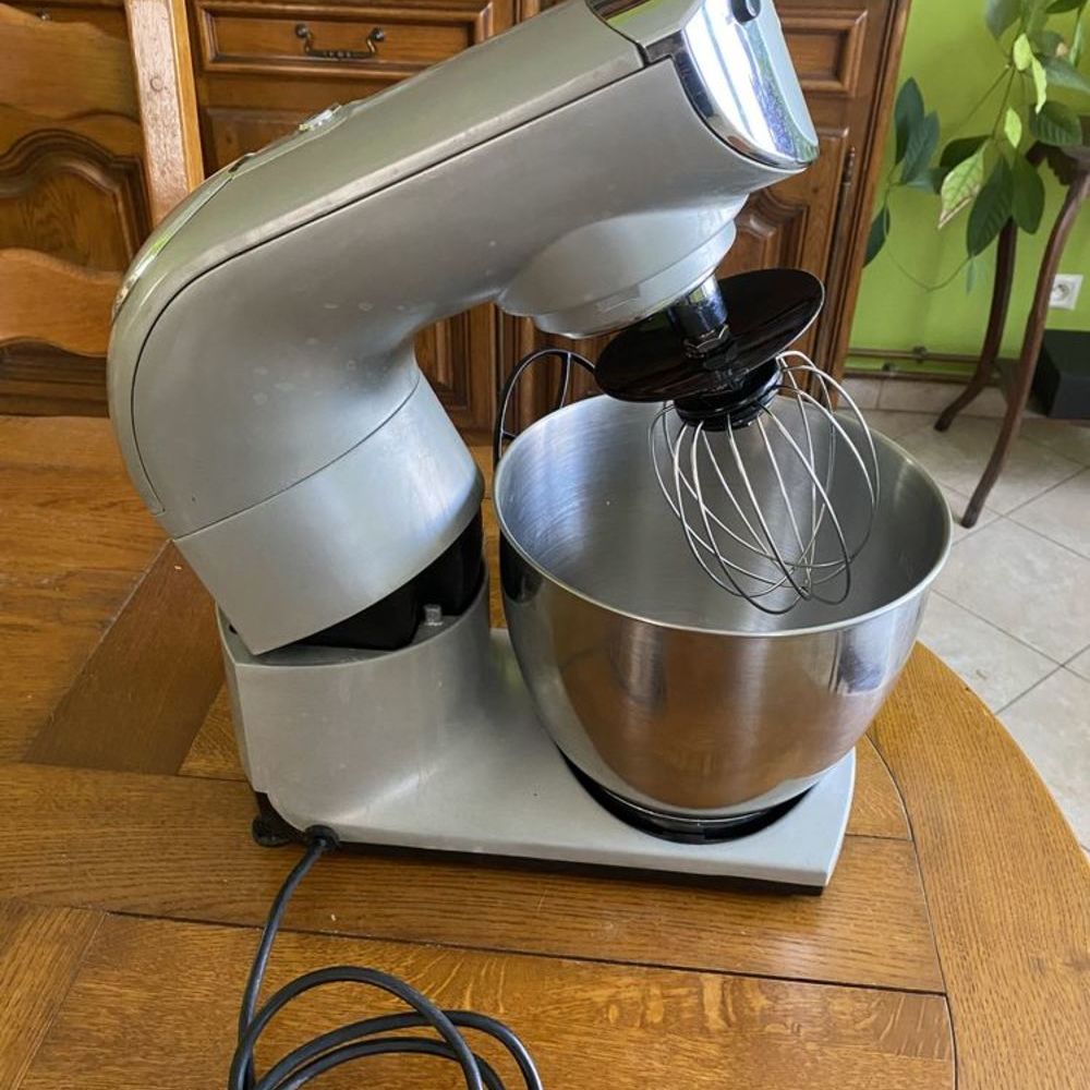 ROBOT DE CUISINE P&Acirc;TISSERIE Electroménager