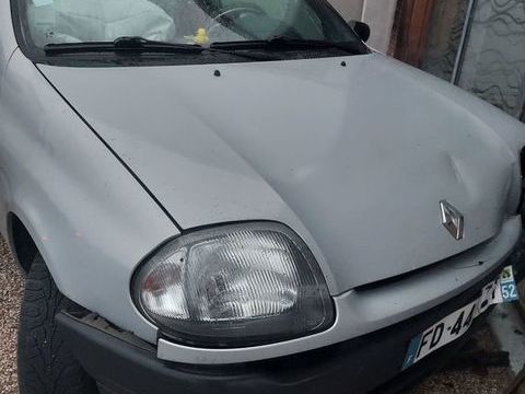 Pi&egrave;ces et &eacute;quipements Voiture Pi&egrave;ces et &eacute;quipements Voiture  occasion Jussey 70500