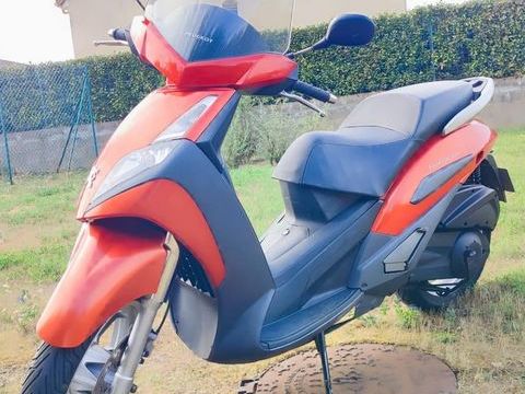 Scooter PEUGEOT 2010 occasion La Milesse 72650