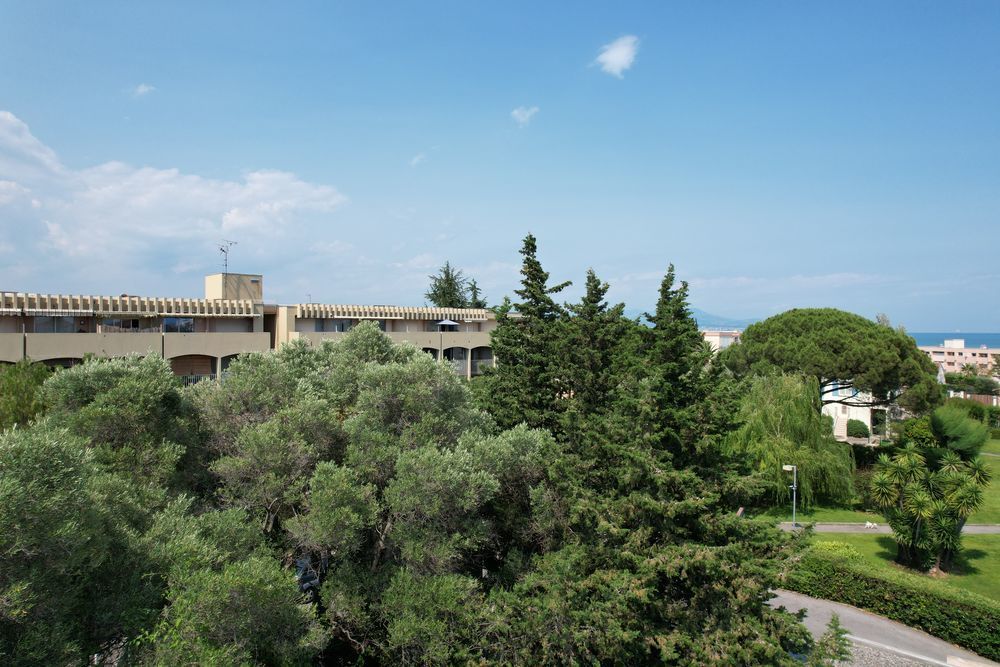   Antibes (06600)