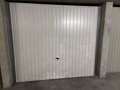  Parking / Garage  louer 14 m