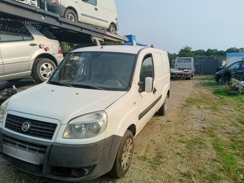 Fiat Doblo DOBLO CARGO TOLE MAXI 1.9 MULTIJET 8V PACK CD CLIM 2009 occasion Saint-Viaud 44320