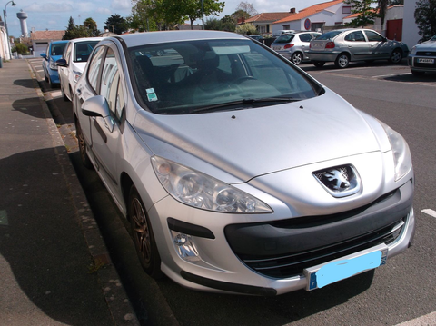 Peugeot 308 1.6 HDi 90ch FAP BLUE LION Confort 2008 occasion Soullans 85300