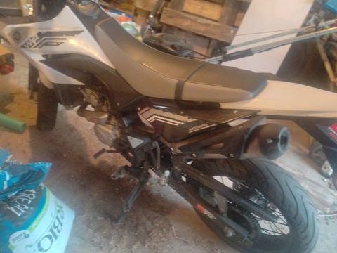 Moto YAMAHA 2011 occasion La Barre-de-Monts 85550