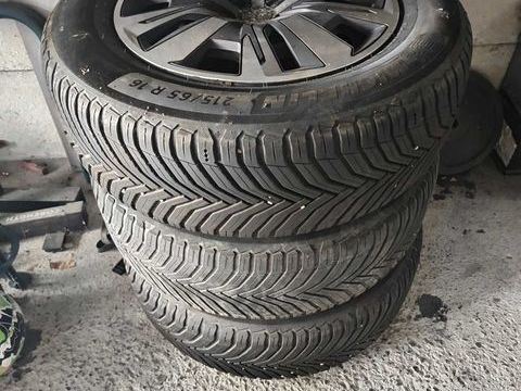 Pi&egrave;ces et &eacute;quipements Voiture Pneu voiture - roue  occasion Bagnols-sur-C&egrave;ze 30200