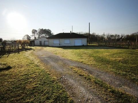   Maison individuelle de plain pied avec grand garage +terrain Maison - 5 pi�ce(s) - 107 m�