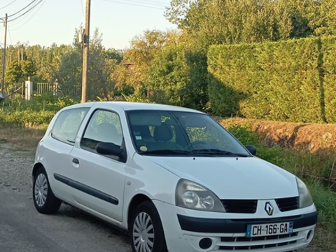 Renault Clio II CLIO SOCIETE 1.5 dCi 55 GENERIQUE 2006 occasion Saint-&Eacute;gr&egrave;ve 38120