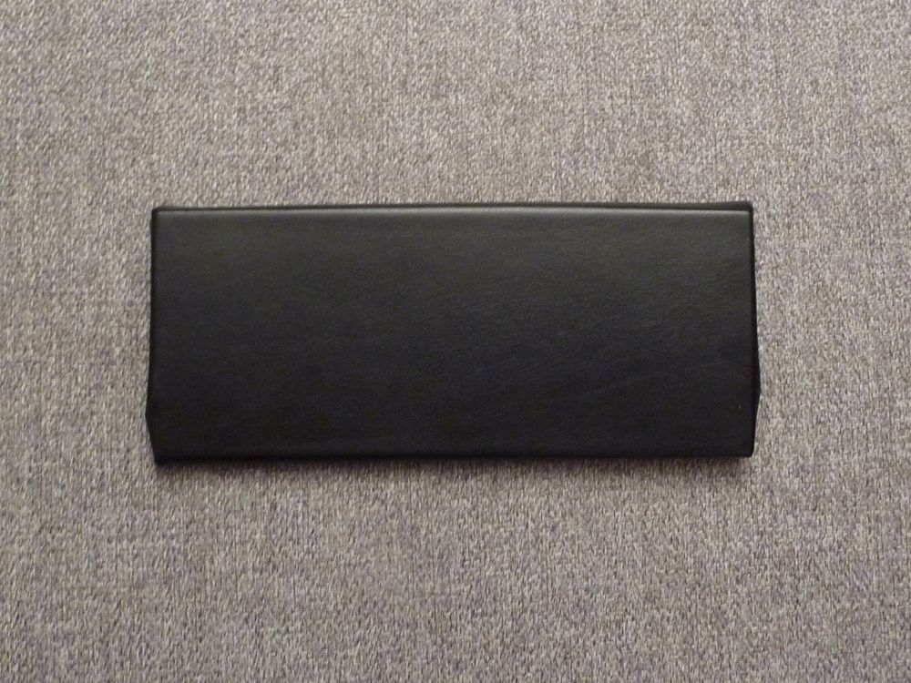Etui &agrave; Lunettes Triangulaire Rigide Pliable Noir- Dior Maroquinerie
