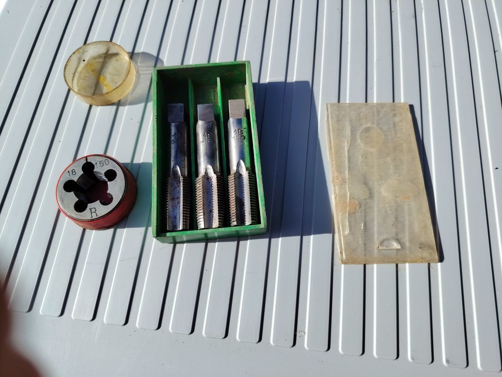 18x150 jeu tarauds filiere Bricolage