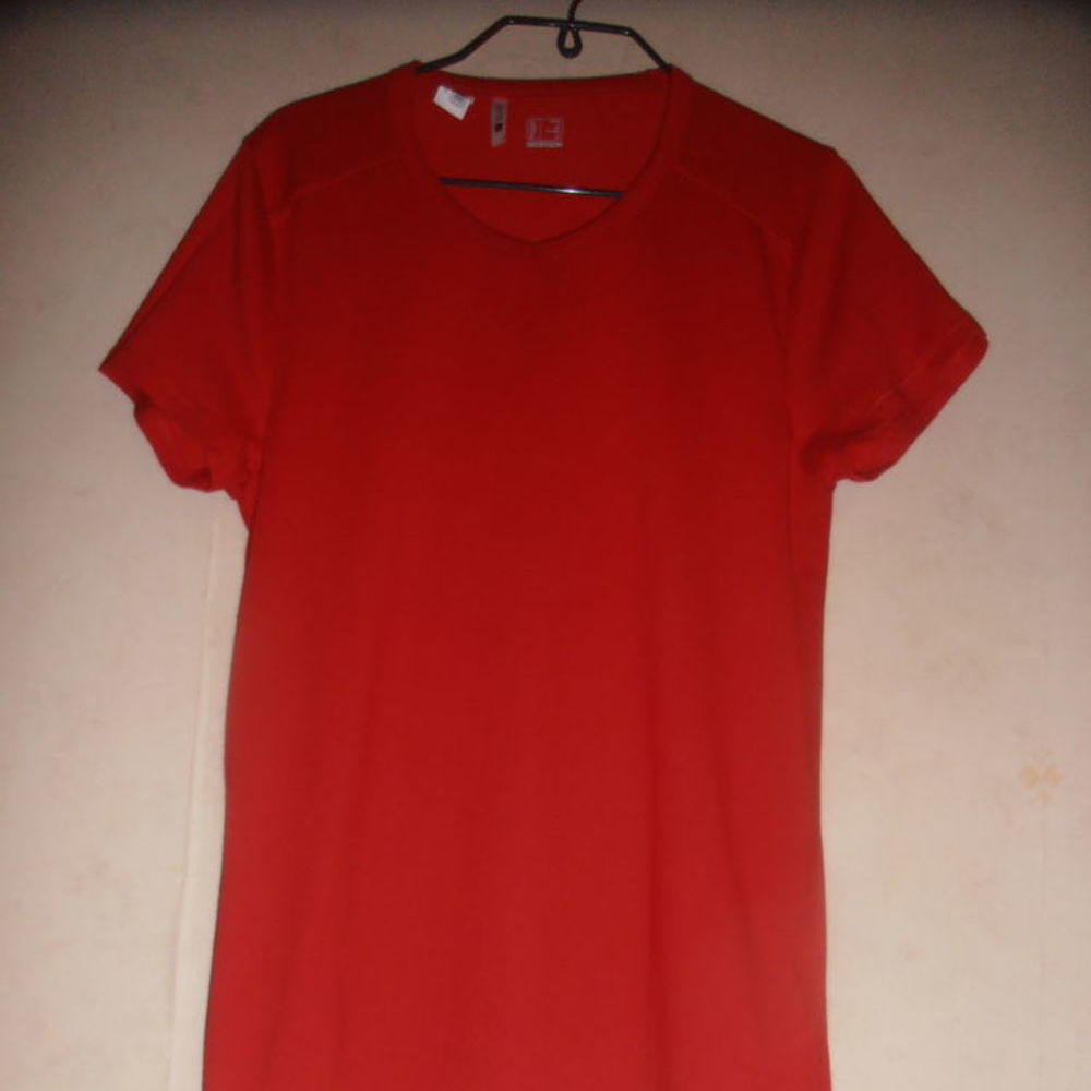 Tee-shirt rouge (V5) Vêtements
