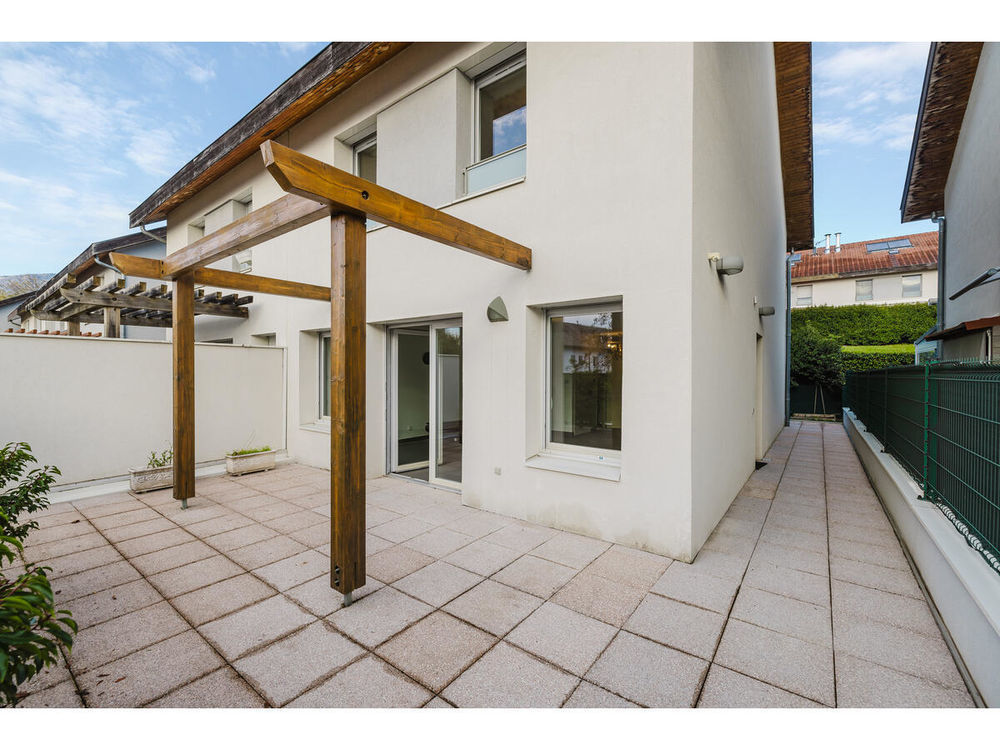 � vendre  Maison Chevry (01170)