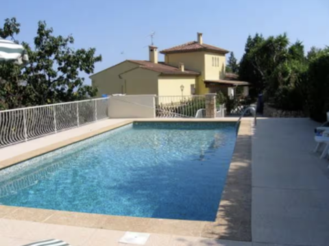   Villa au calme sur les hauteurs de nice � 20 mn de l aeropor Villa - 10 pi�ce(s) - 250 m�