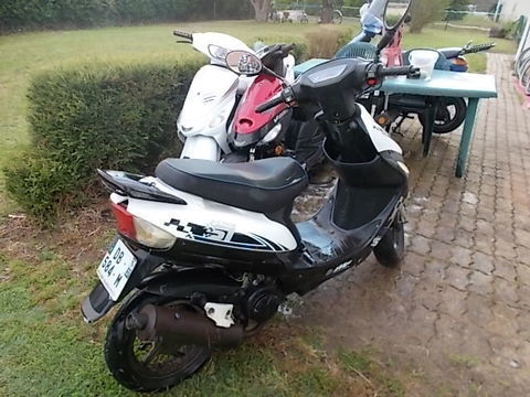 Pi&egrave;ces et &eacute;quipements Moto - Scooter - Quad Pi&egrave;ces et &eacute;quipements Moto - Scooter - Quad  occasion Abilly 37160