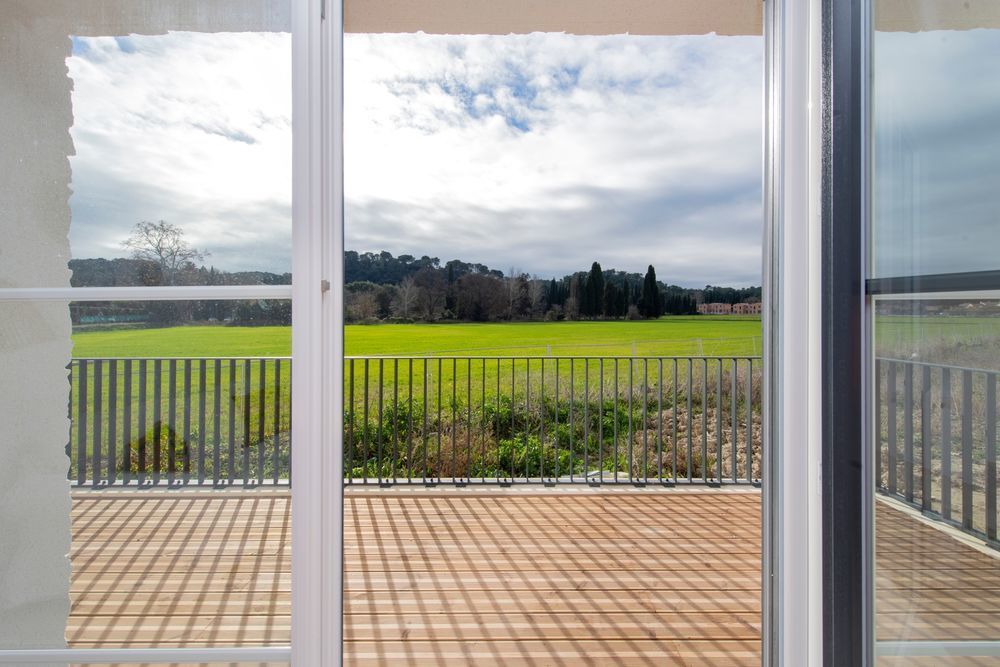 Maisons neuves   Saint-�tienne-du-Gr�s (13103)