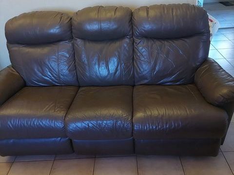 Canap cuir 3 places dont 2 relax 0 Saix (81)