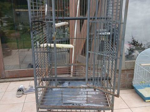Cage sur roulettes pour perroquet ou perruche 35 62740 Fouquières-lès-lens