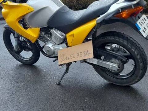 Moto HONDA 2001 occasion Dinan 22100