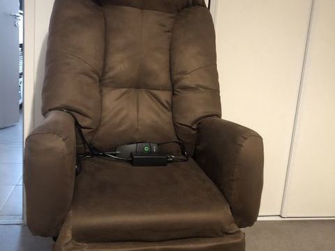 Fauteuil coquille électrique 80 Trégueux (22)