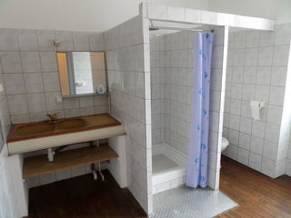  Appartement à louer 4 pièces 120 m²