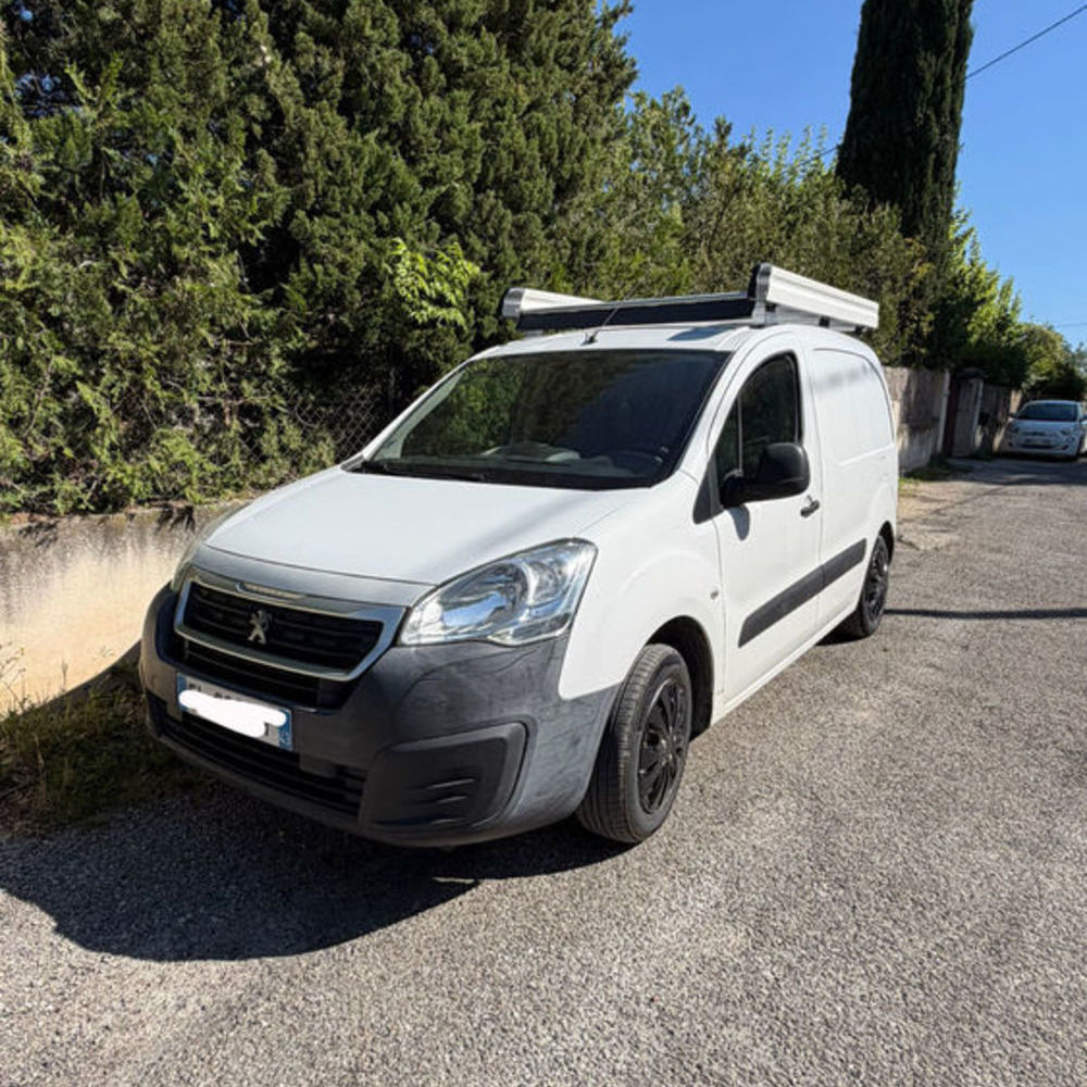 Partner PARTNER FOURGON STANDARD 1.6 BLUEHDI 100 BVM5 PREMIUM 2017 occasion 13100 Aix-en-Provence
