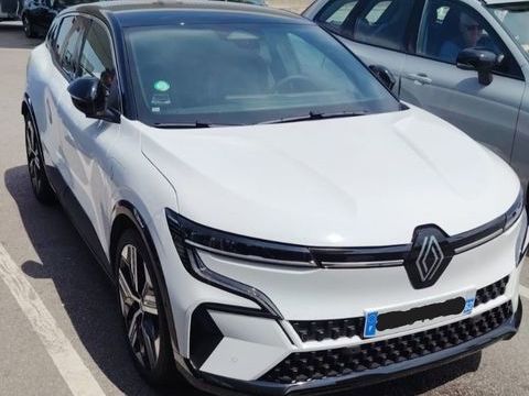 Renault M&eacute;gane V Megane E-Tech 220 ch autonomie confort AC7 GSR2 Iconic 2024 occasion Beauvais 60000