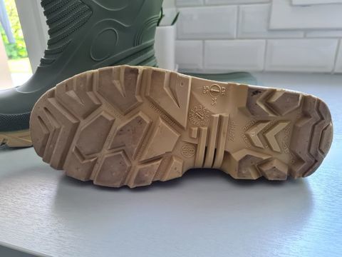 BOTTES DE CHANTIER 
20 91210 Draveil