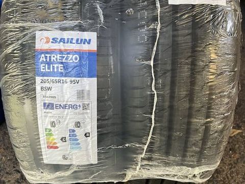 Pi&egrave;ces et &eacute;quipements Voiture Pneu voiture - roue  occasion Avion 62210
