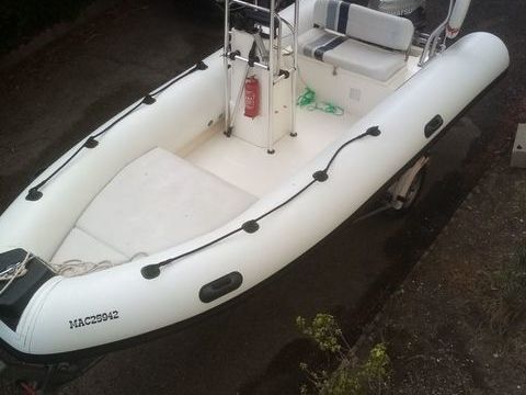 Bateaux &agrave; moteur Pneumatique - Semi-rigide 2003 occasion Port-de-Bouc 13110