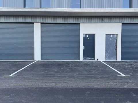   LOCAL ARTISANAL CALVISSON Atelier - 2 pi�ce(s) - 97 m�