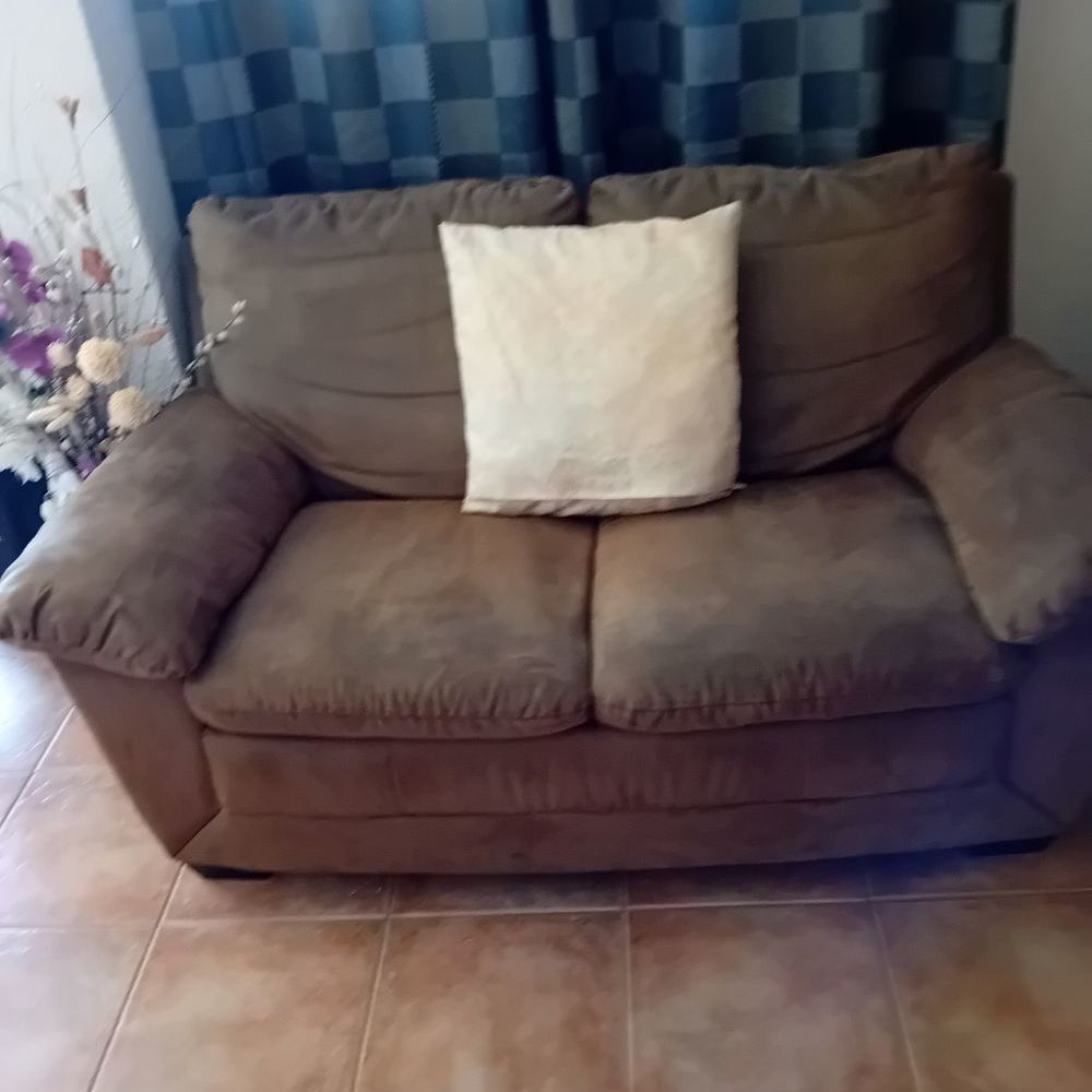 CANAPE 2 PLACES EN TISSU MARRON 150€ Meubles