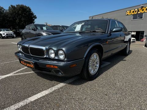 Jaguar XJ 3.2 V8 PACK 2000 occasion Sainte-C&eacute;cile-les-Vignes 84290