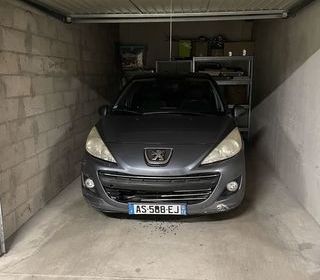  Parking / Garage � vendre 15 m� Saint-zacharie