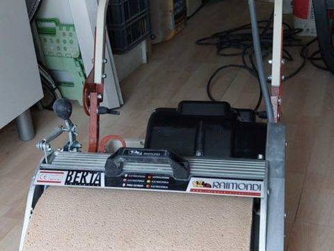 machine berta neuve 1700 84600 Grillon