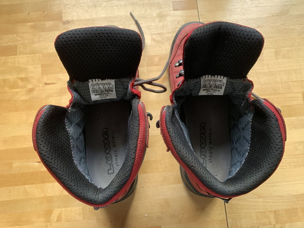 &Agrave; vendre chaussures randonn&eacute;e LOWA femme Chaussures