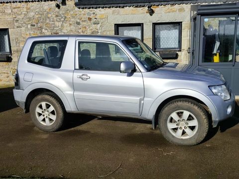 Mitsubishi Pajero court 3.2 DI-D Intense 2008 occasion Callac 22160