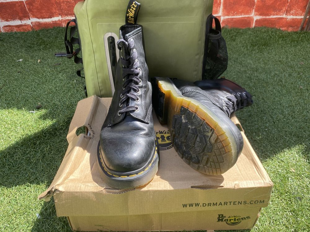 Bottes noires en cuir &agrave; lacets Chaussures