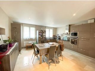  Maison � vendre 8 pi�ces 210 m�