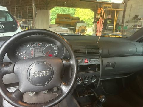 Audi A3 1.6i Ambiente 1999 occasion Chemir&eacute;-le-Gaudin 72210