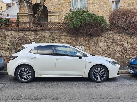 Toyota Corolla Hybride 122h Design 2019 occasion Boulogne-sur-Mer 62200
