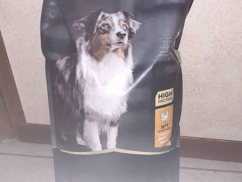 Aliments pour chien 40 63310 Bas-et-lezat